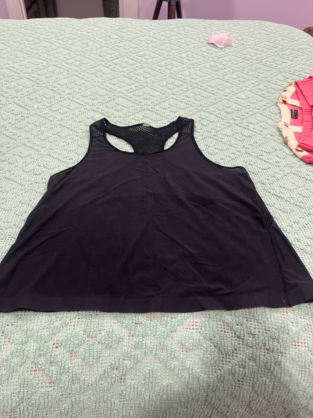 Size small - Picture 2 of 3